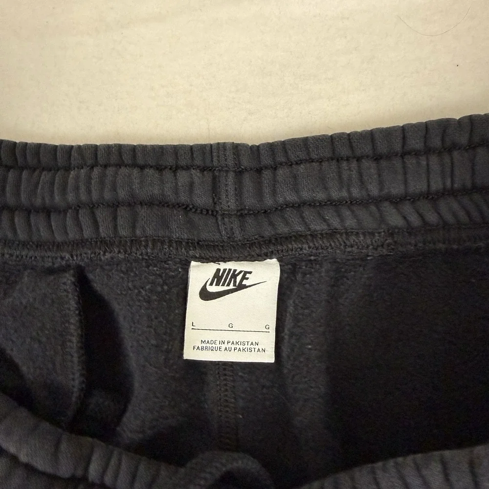 Nike Men's Club Fleece Joggers Sweatpants Black‎ Snap Back Pocket Size Large - Picture 2 of 8